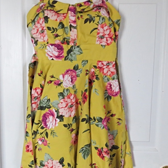 IXIA Women's Floral Pinup Cute Summer Dress- Size Large - Picture 3 of 4